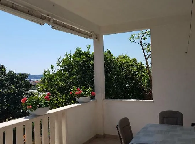 Tomy * Trogir