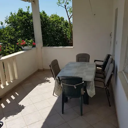 Appartement Tomy *